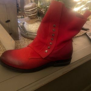 Sheridan Mia boots